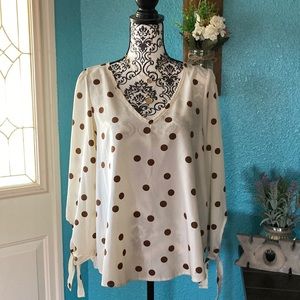 Coeur De Vague | Women’s V-Neck Polka Dot Blouse